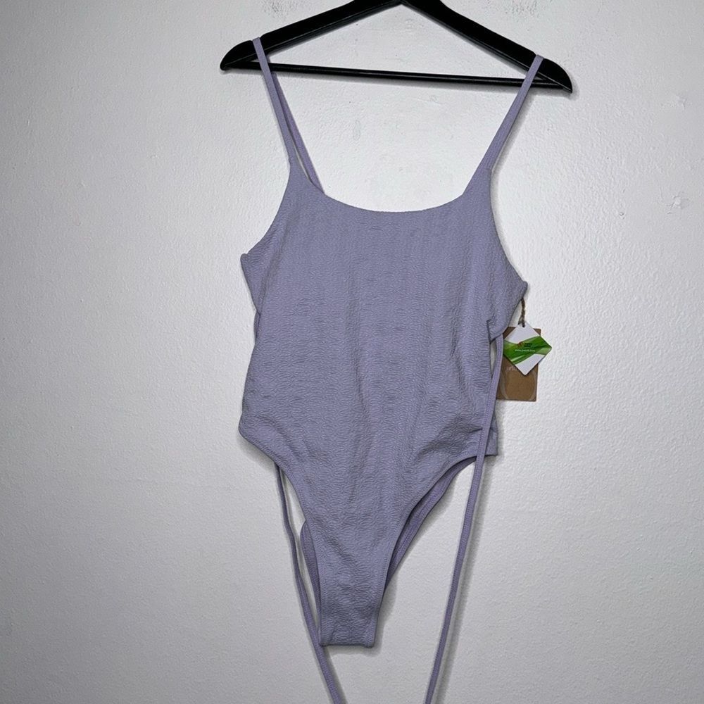 BERLOOK Textured Tie One-Piece Swimsuit Size Large - Picture 3 of 10